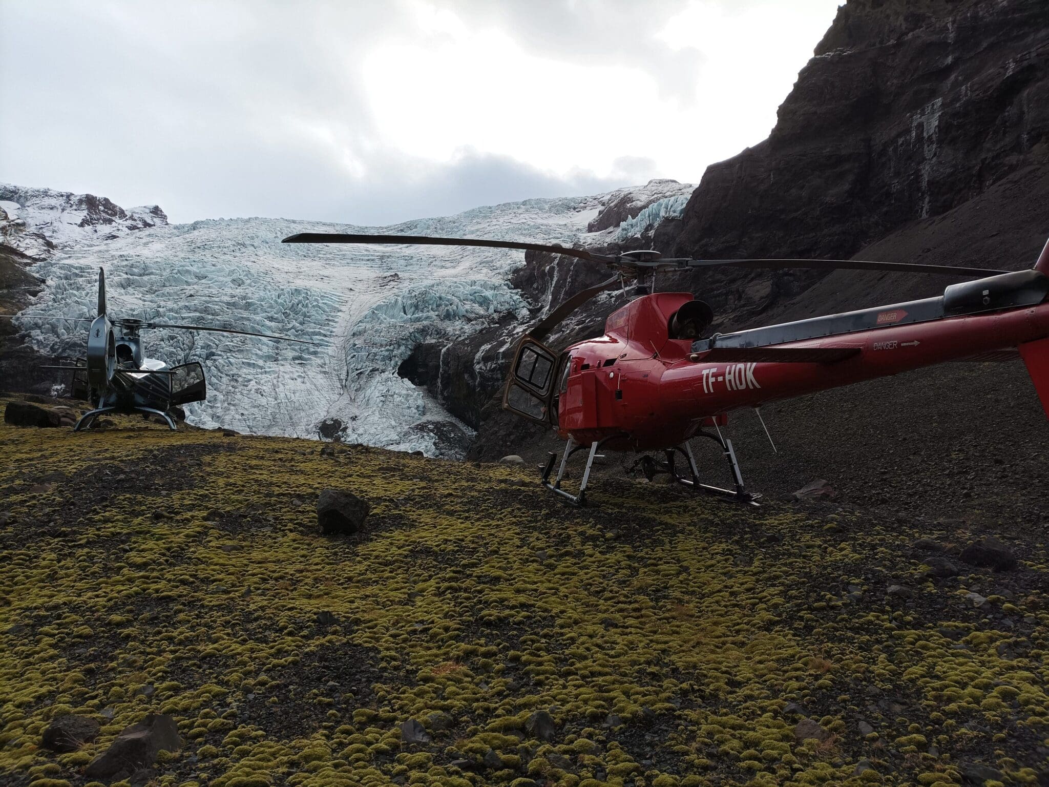 helicopter_parked_next_to_glacier
