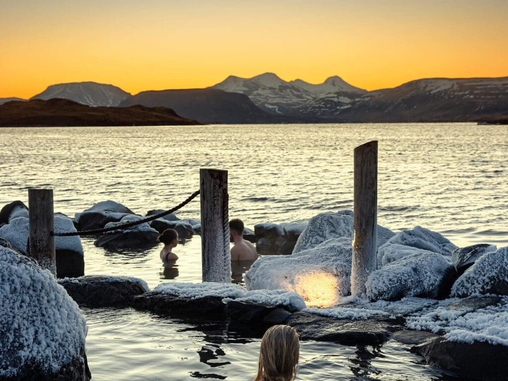 woman_in_hot_spring_at_sunset